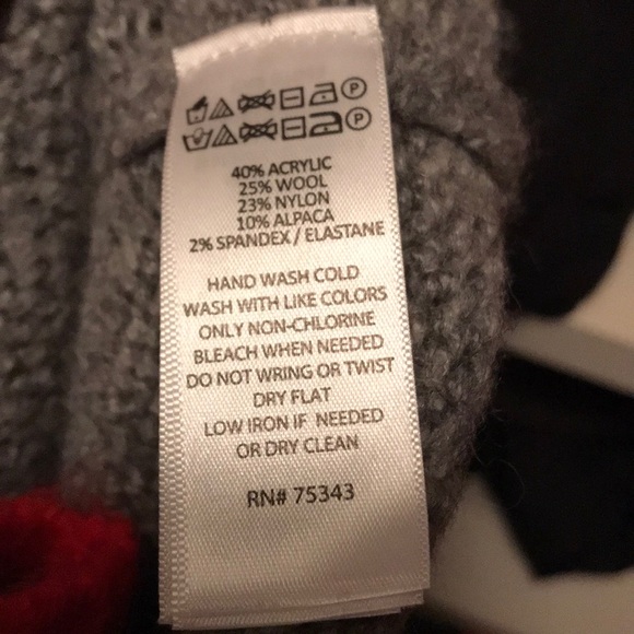 Ellen Tracy grey sweater with red detailing - Picture 7 of 7